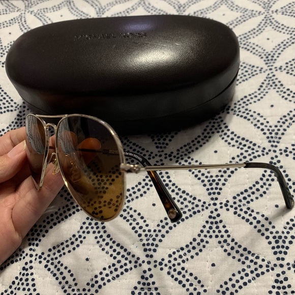 Aviator sunglasses - Picture 3 of 3